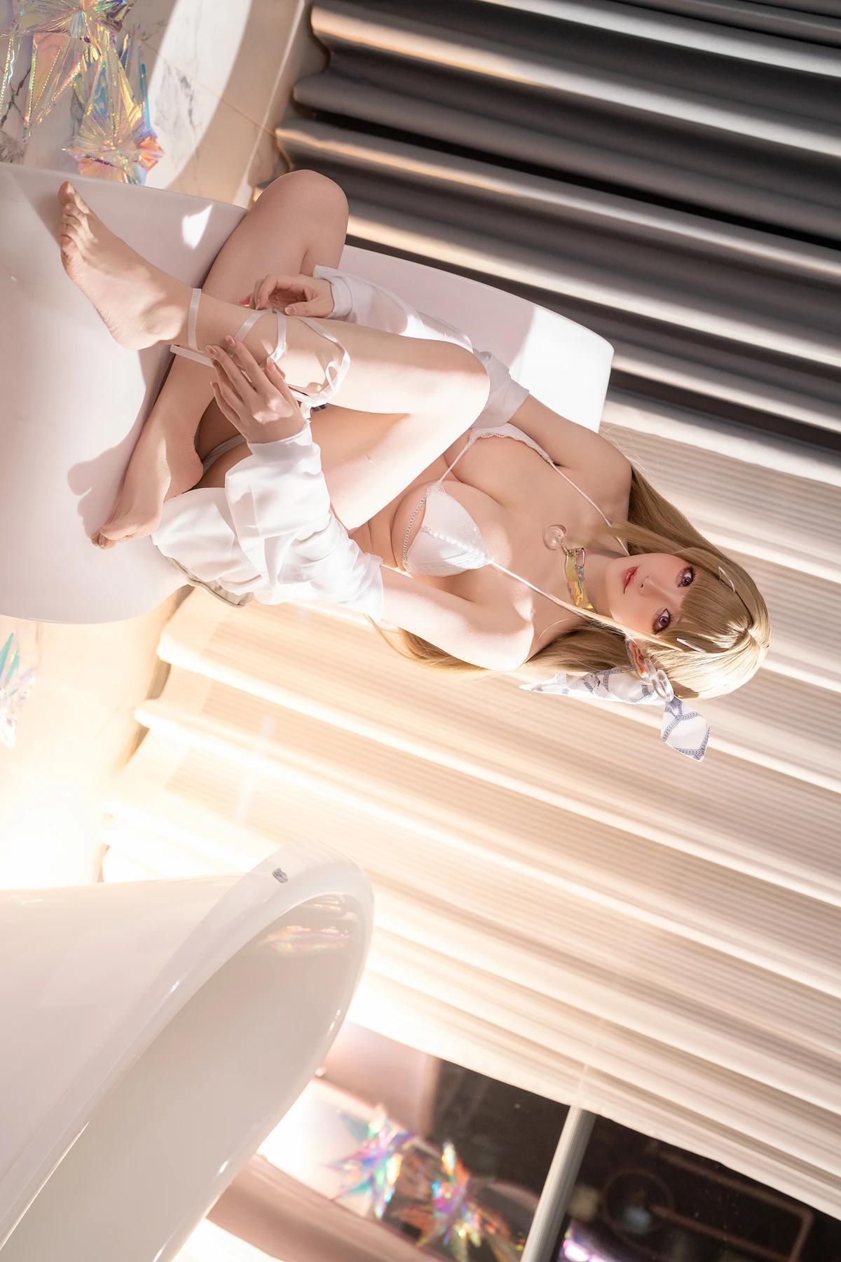 Cosplay 星之迟迟Hoshilily – NIKKE毒蛇泳装(9)