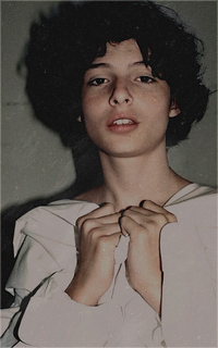 Finn Wolfhard RBhe0u6m_o