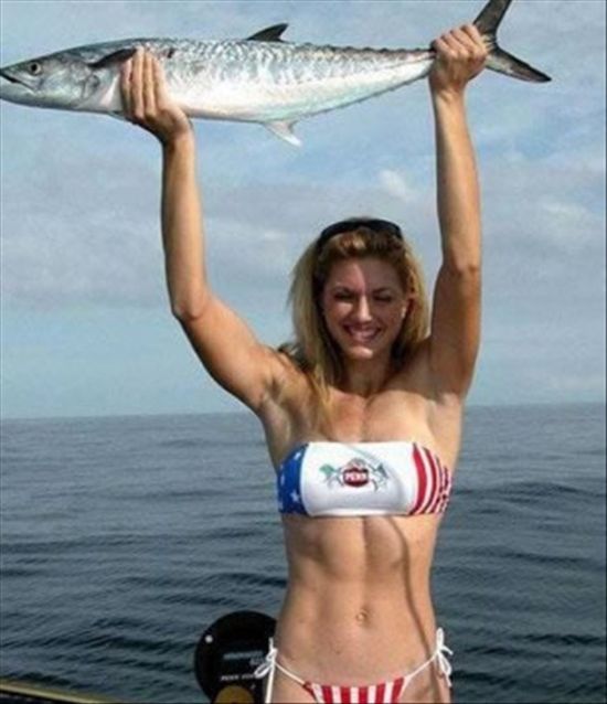 GIRL FISHING ZkofkeWC_o