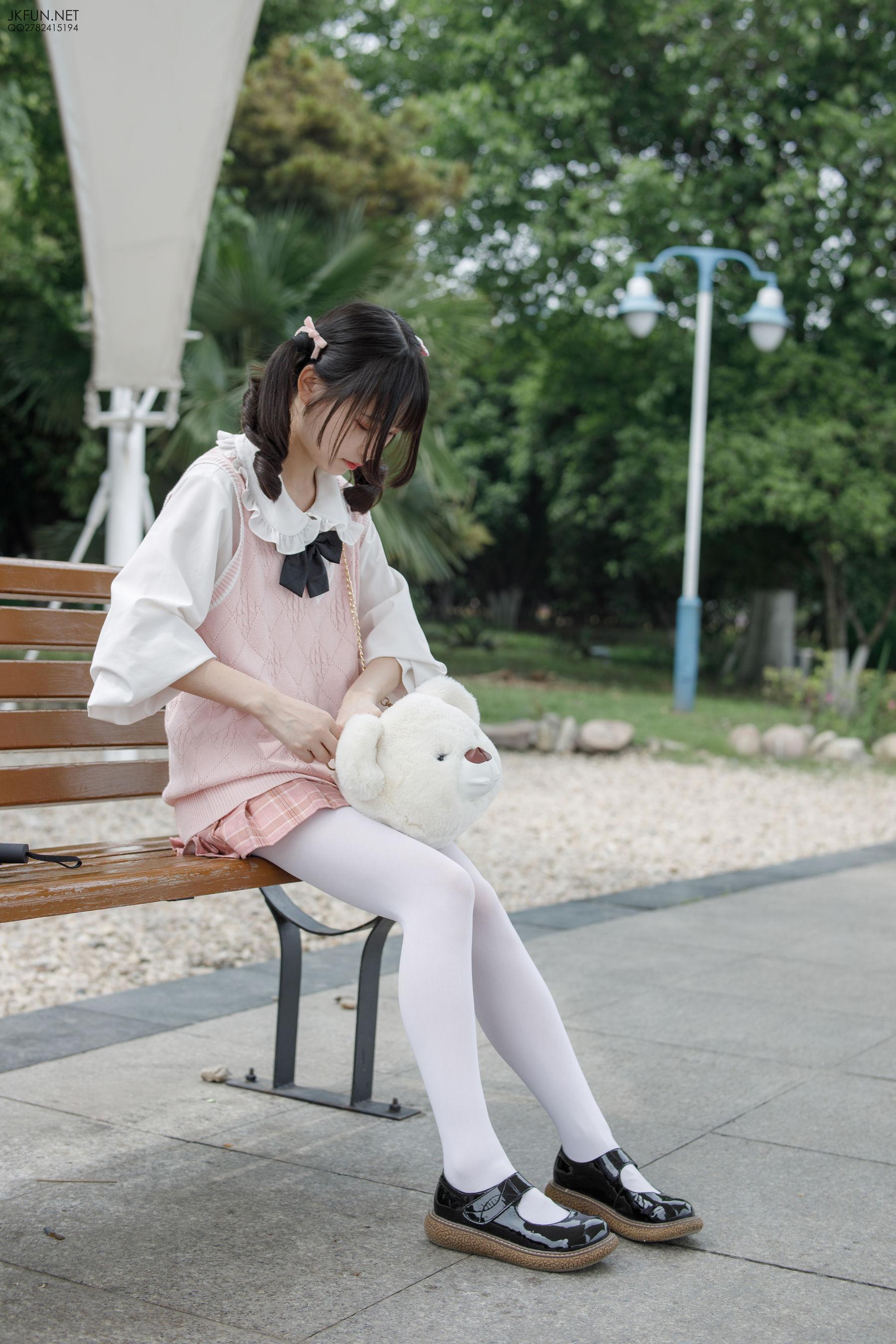 默陌《80D白丝》 [森萝财团] JKFUN-007 写真集(2)