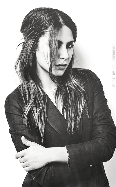 Nadia Hilker S6c2sXbW_o