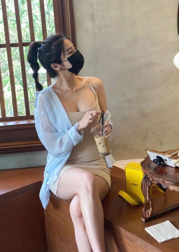 极品养眼模特Jena尺度福利图集美乳坚挺(19)