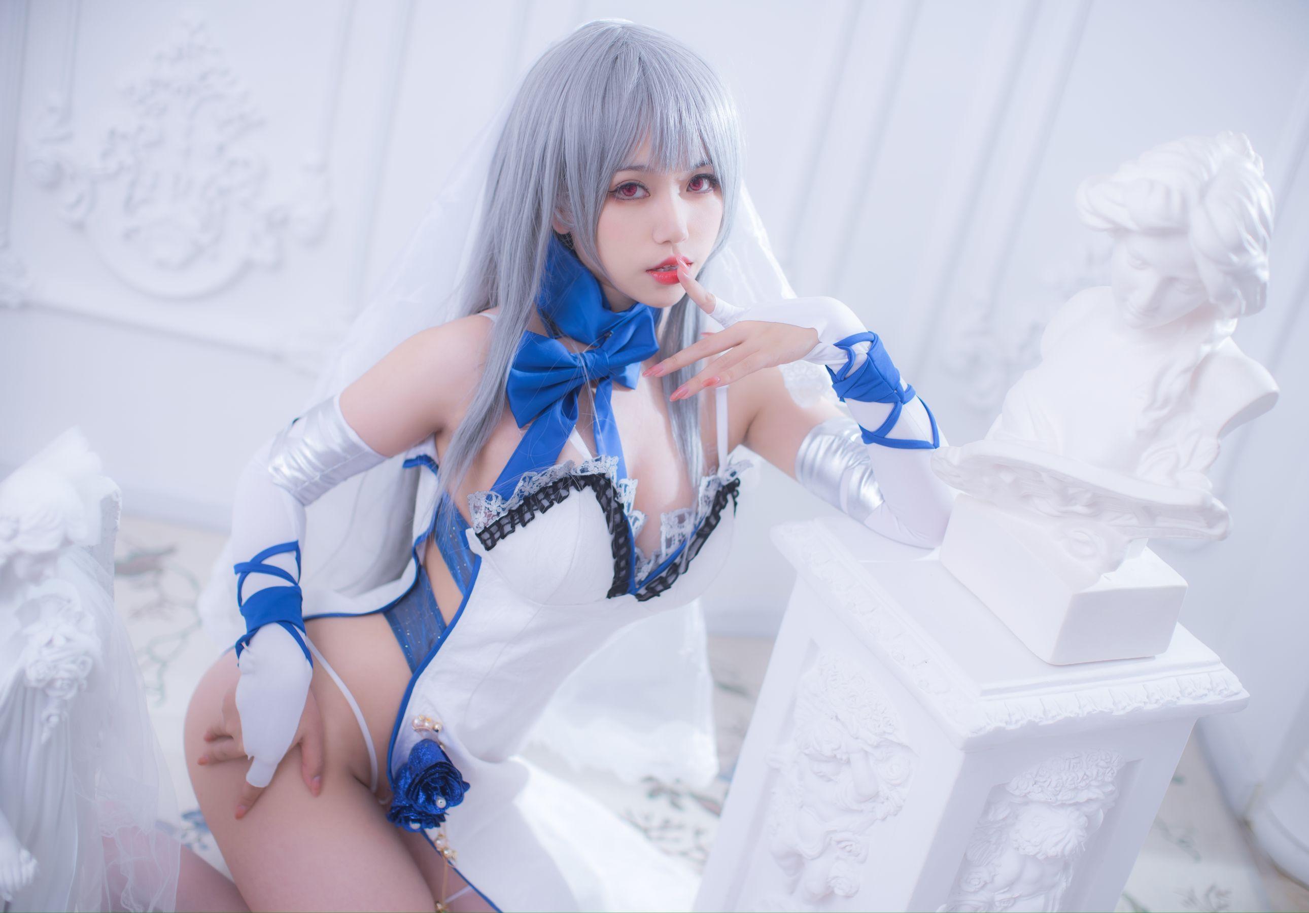 [网红COSER] 一北亦北 – 路易九世礼服 写真套图(7)