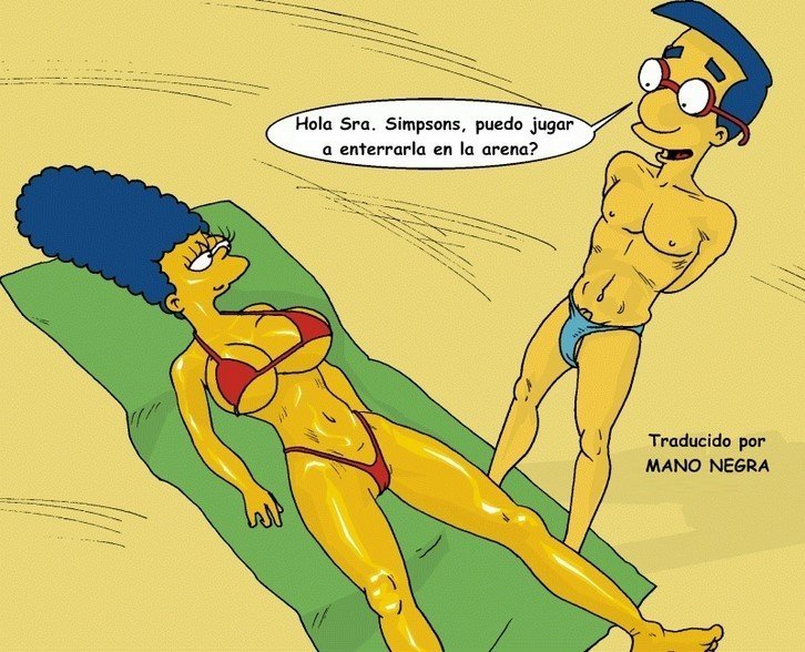Marge en la Playa – Simpsons Hentai - 0