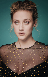 Lili Reinhart AQ4enGDa_o