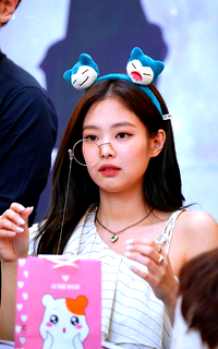 Kim Jennie  YXKXtViX_o