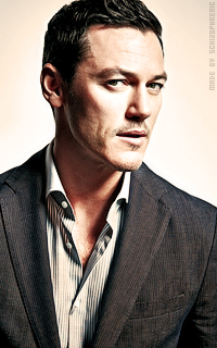 Luke Evans YqPdtunV_o