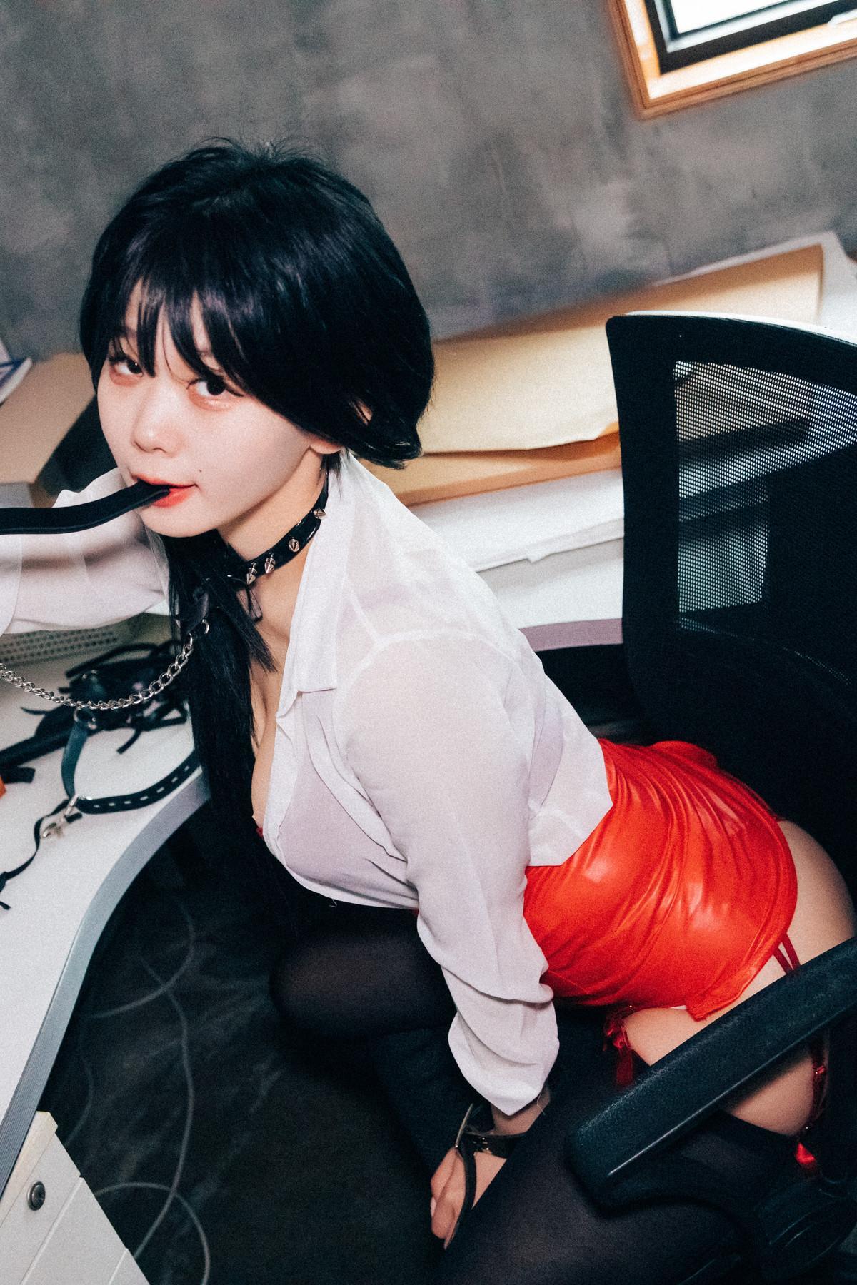 ZIA.Kwon 권지아, Loozy ‘Office Slave’ Set.01(31)