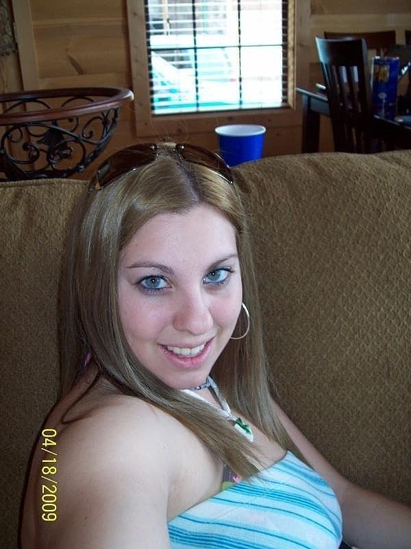 Playful amateur teen Nikki flaunts her big cleavage in her own compliation(3)