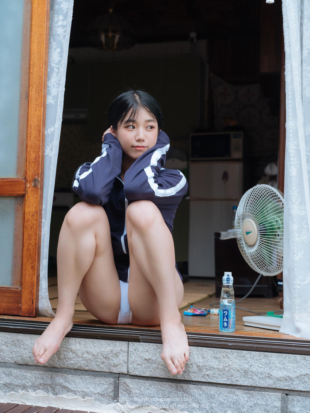 Yui 유이, [MilkyBomb] Tracksuit 체육복 Set.02(38)