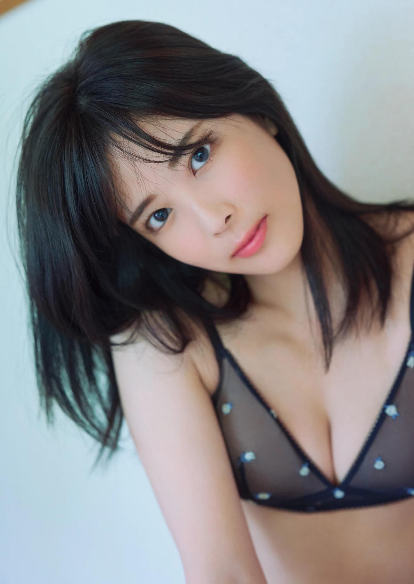 Sayaka Kitahara 北原沙弥香, Young Jump 2025 No.45 (ヤングジャンプ 2025年45号)(11)