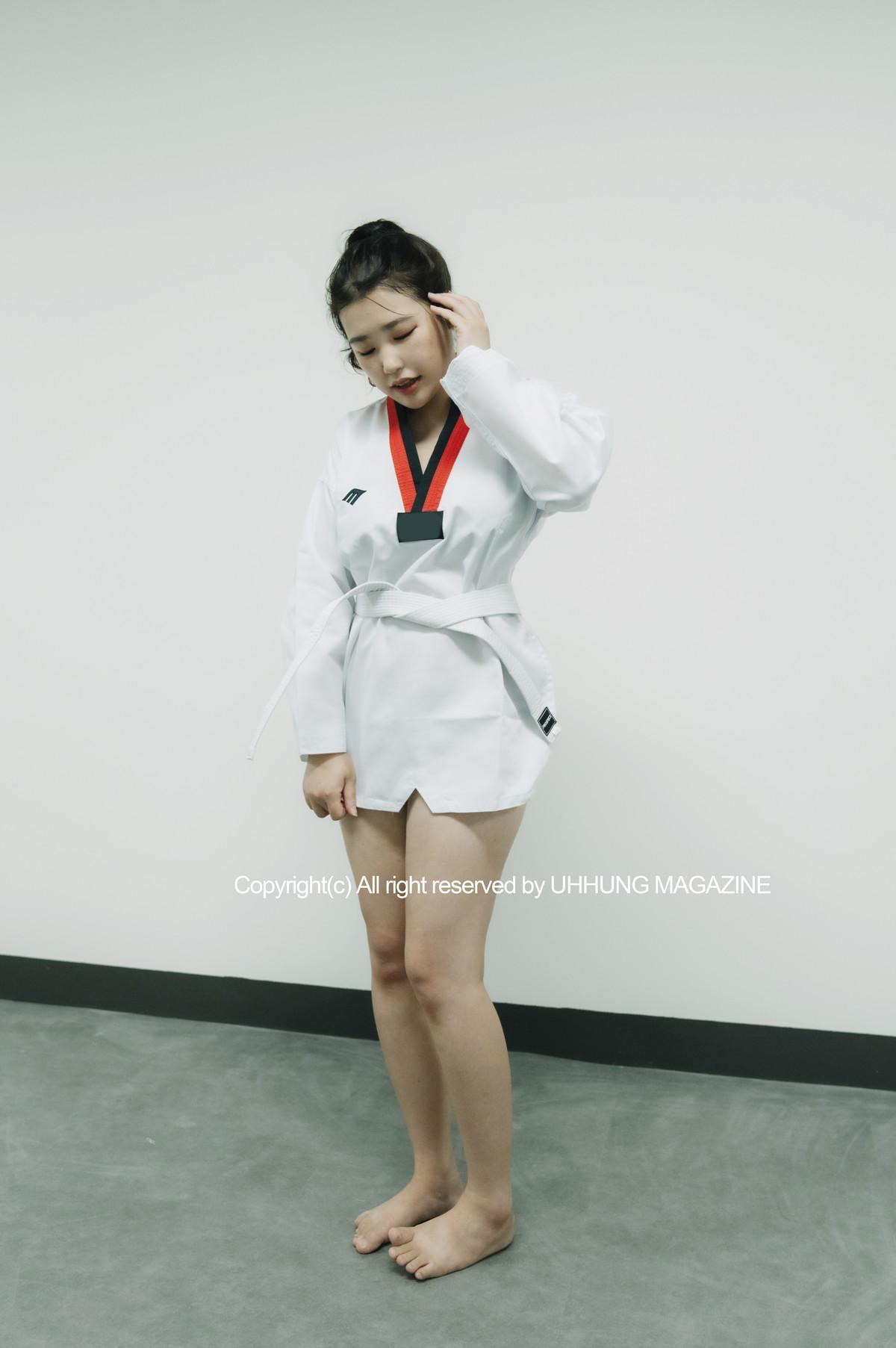 Jenn 젠, UHHUNG Magazine Vol.01 Taekwondo Set.03(10)