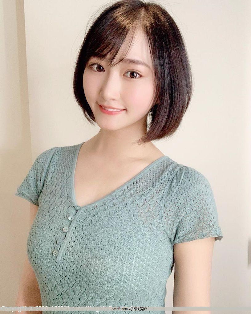 混血正妹川瀬美就爱穿清凉打电动，「超兇E奶乳量」直接把对手KO!(13)