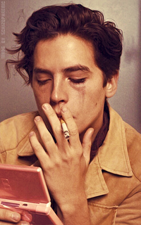 Cole Sprouse QsP3CUpY_o