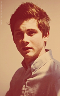 Logan Lerman 10xRFqv1_o