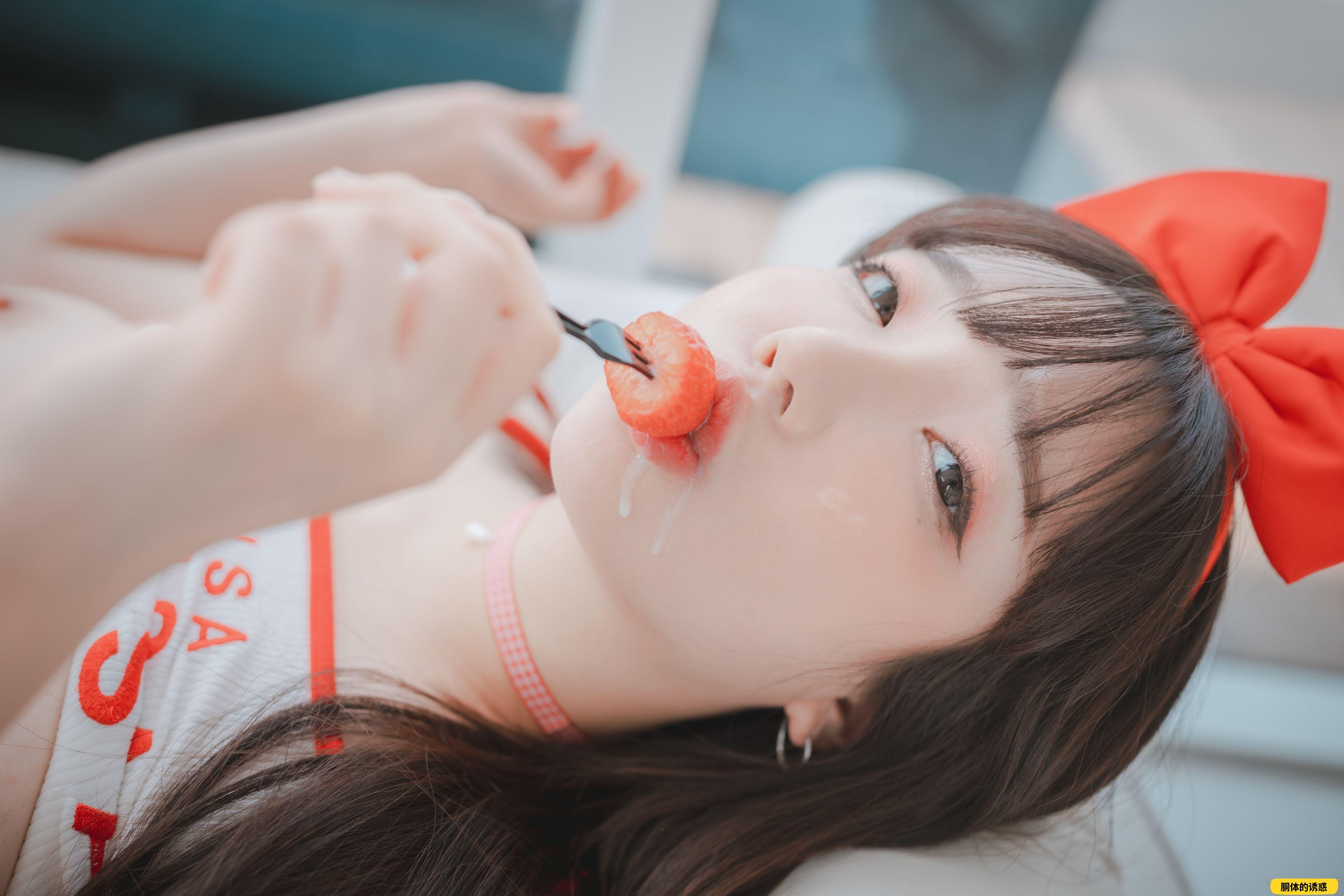 孙乐乐 Strawbeery Girl