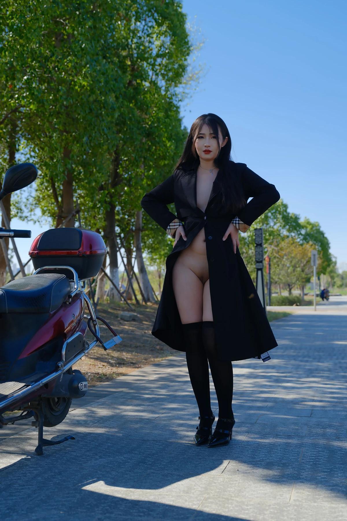 小泽 – 黑丝御姐 户外露出 Set.01(2)