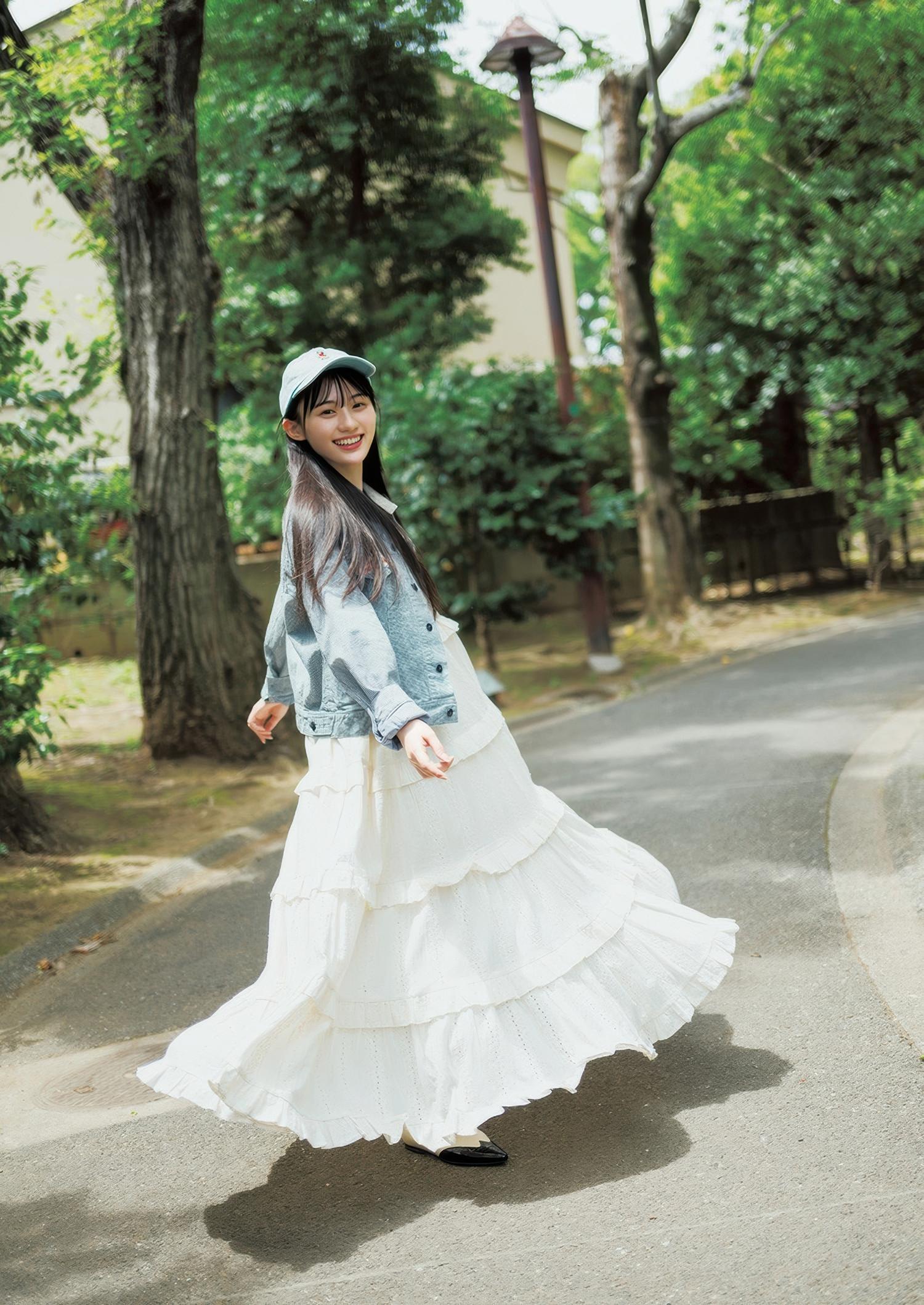 Sakura Kawasaki 川﨑桜, Young Jump 2025 No.33 (ヤングジャンプ 2025年33号)(7)