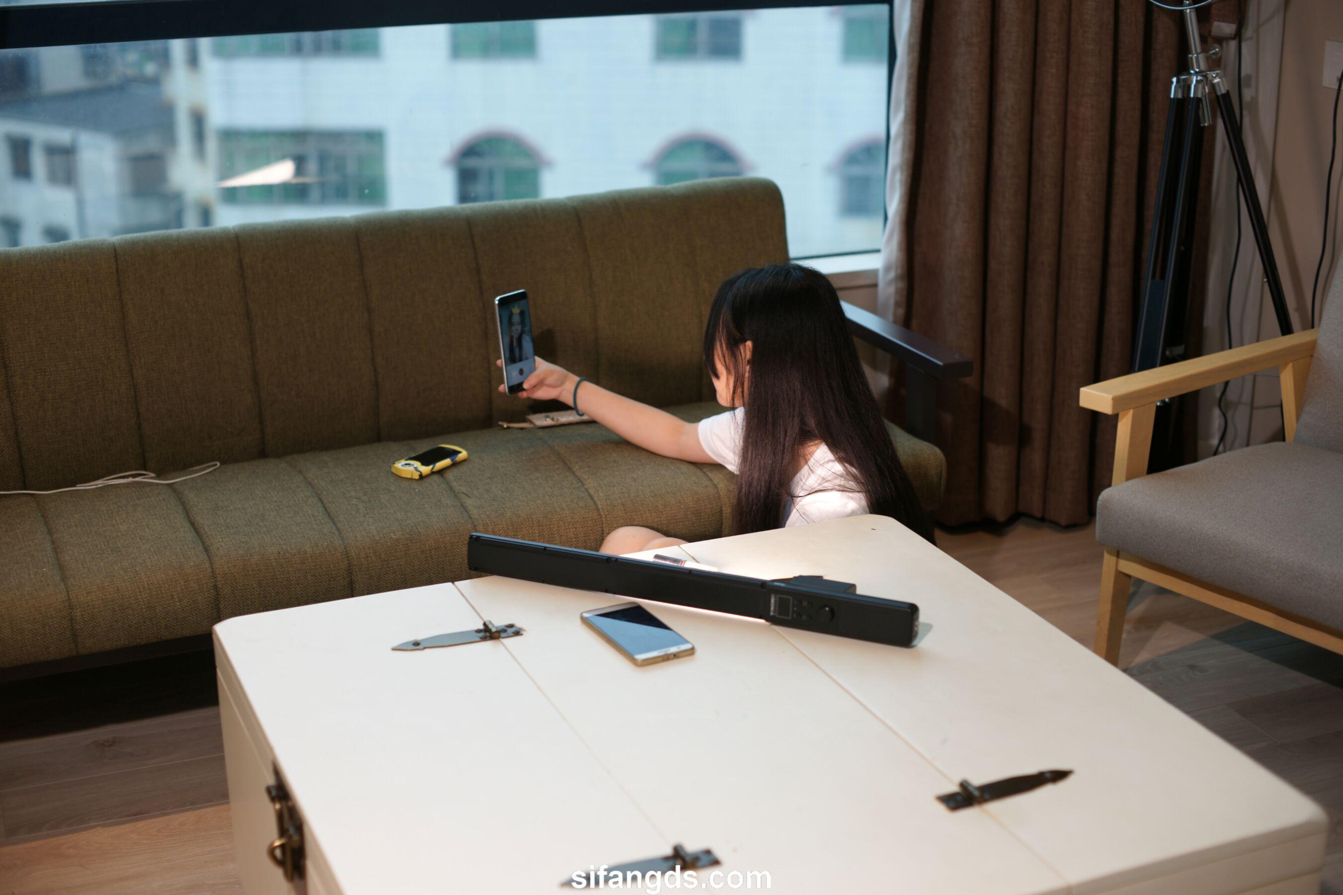 国模套图 素人私拍流出(8)