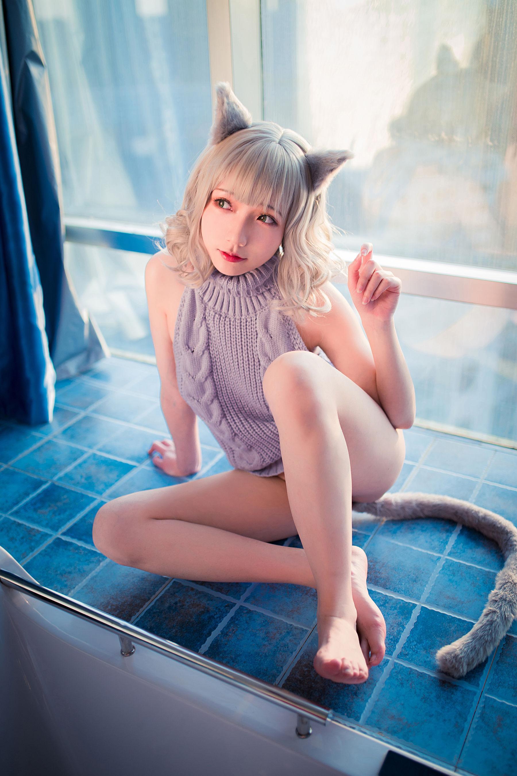 [网红COSER] 萝莉福利真央Mao – 露背毛衣(49)