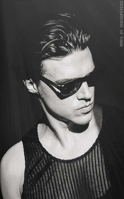 Finn Wittrock TtFRwFRH_o