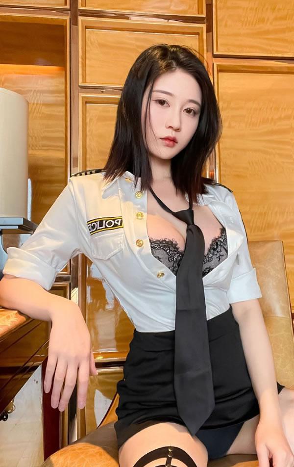 极品女神年年私拍涩女警制服的诱惑(13)