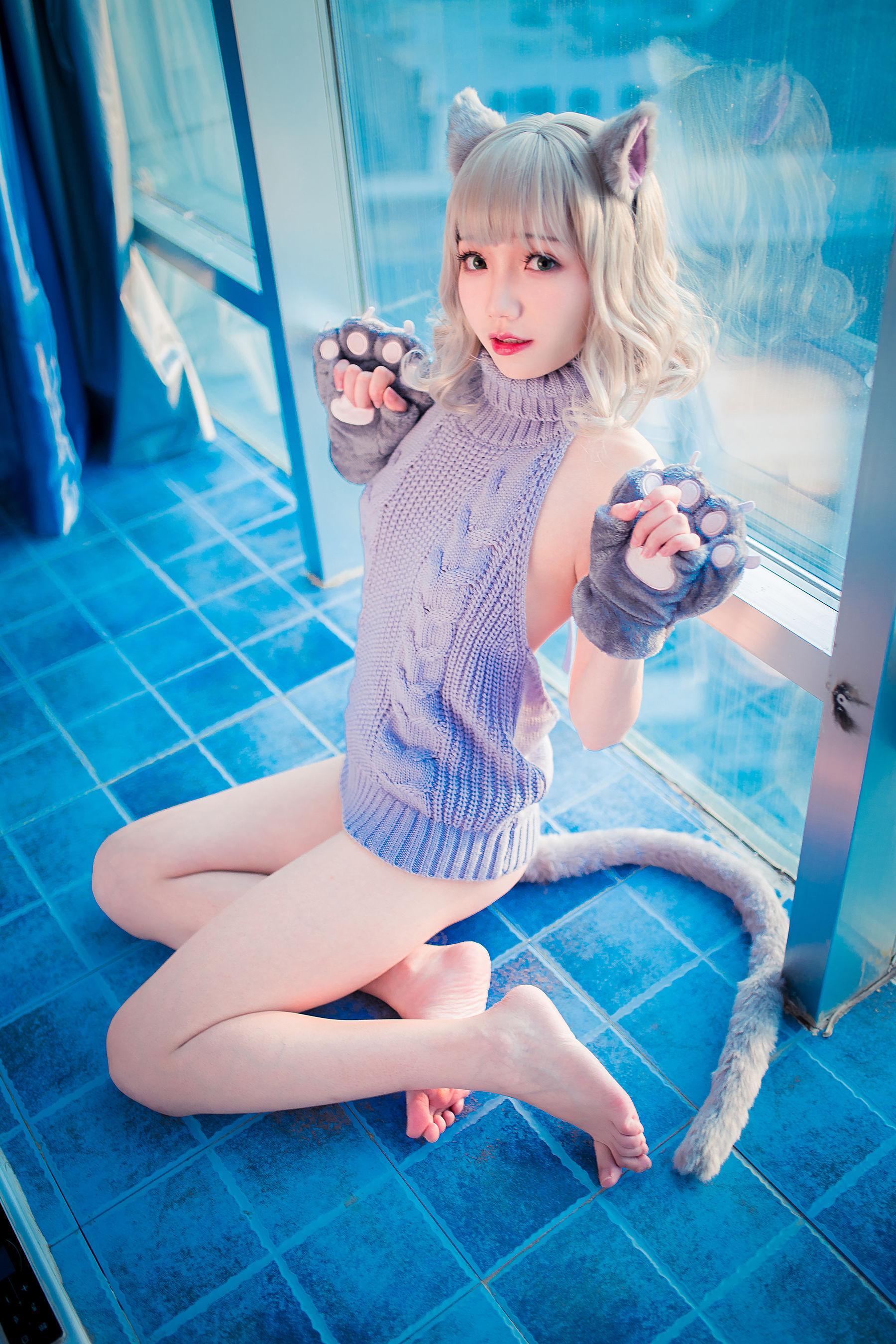 [网红COSER] 萝莉福利真央Mao – 露背毛衣(29)