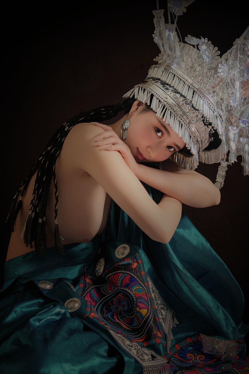 Coser@年年Nnian: 苗疆女孩 (50 photos)(40)
