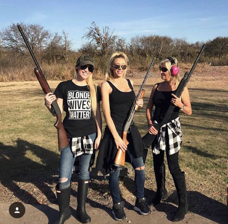 WOMEN WITH WEAPONS 2 MpFngfbU_o