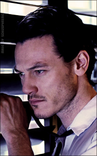 Luke Evans IwDP2wwx_o