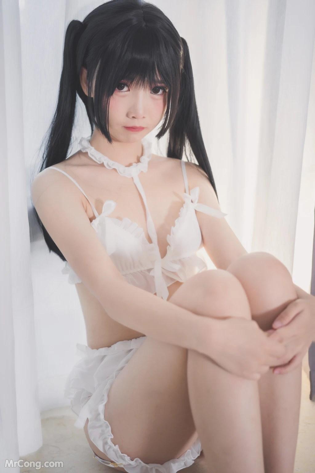 Coser@面饼仙儿 No.015: 脑内少女 白内衣 (17 photos)