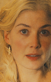 Rosamund Pike Y0QYQ9RP_o