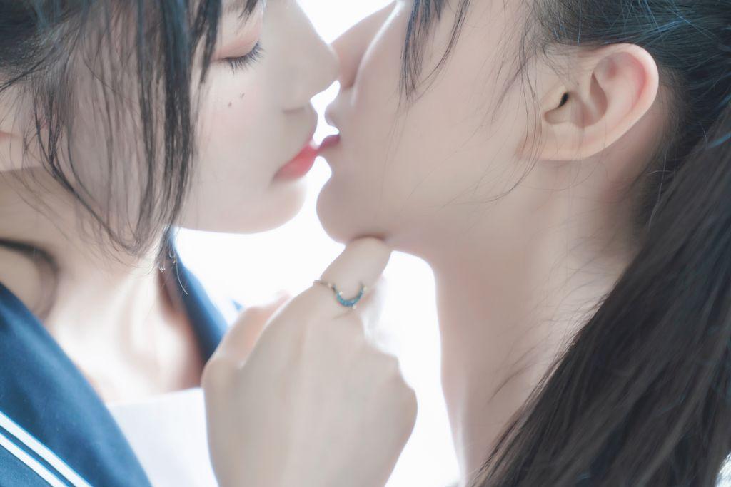 Coser @ 桜 桃 喵 Vol.047: 制服 双子 (38 photos)(16)