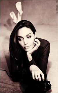 Angelina Jolie 77Q91vgq_o
