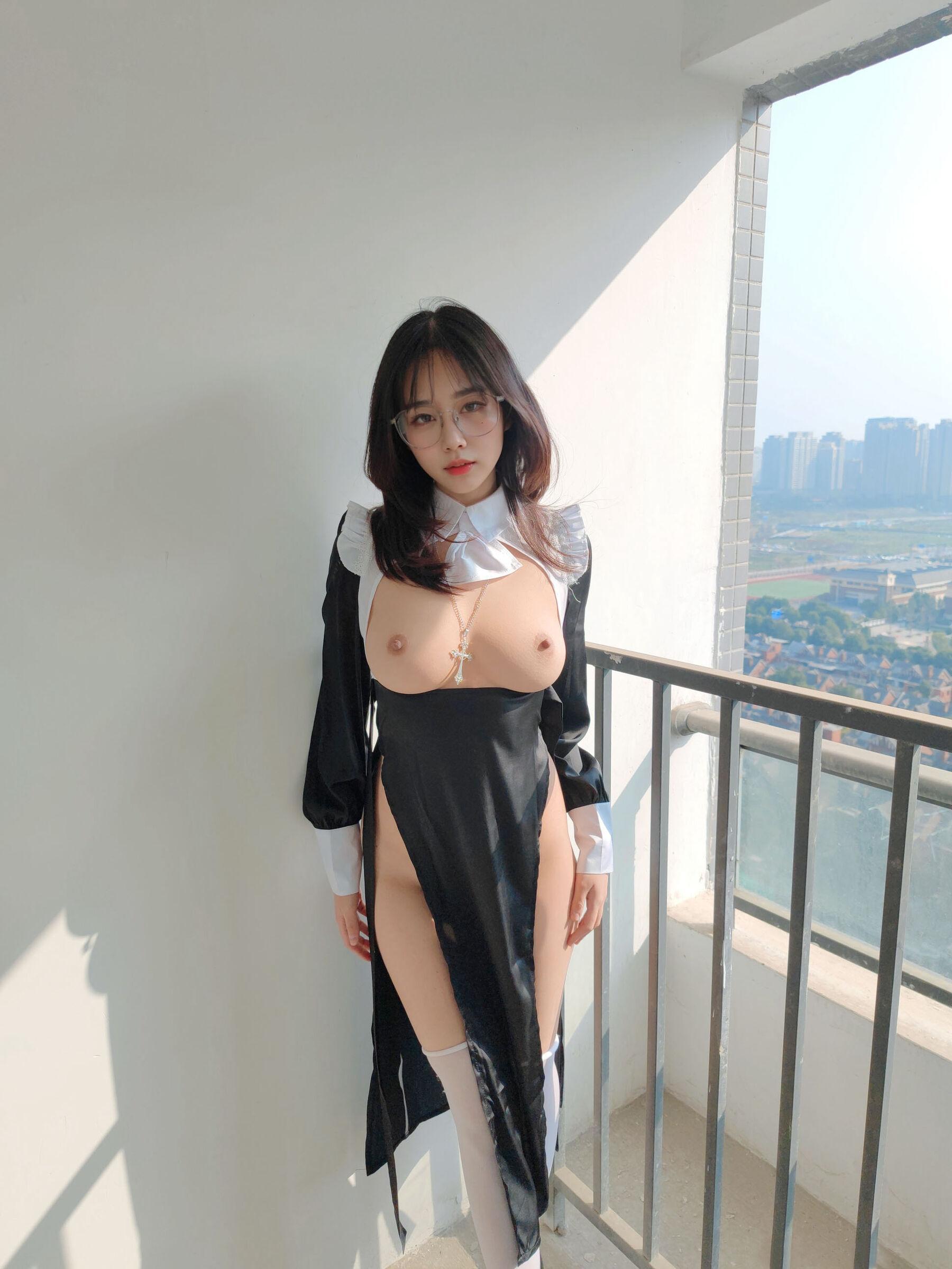 国模套图 Ceason Photography《修女服》(40)