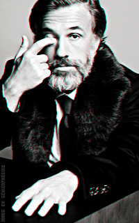 Christoph Waltz AdlHNM3F_o