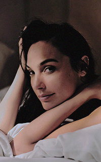 Gal Gadot  - Page 4 GzpNHIMP_o