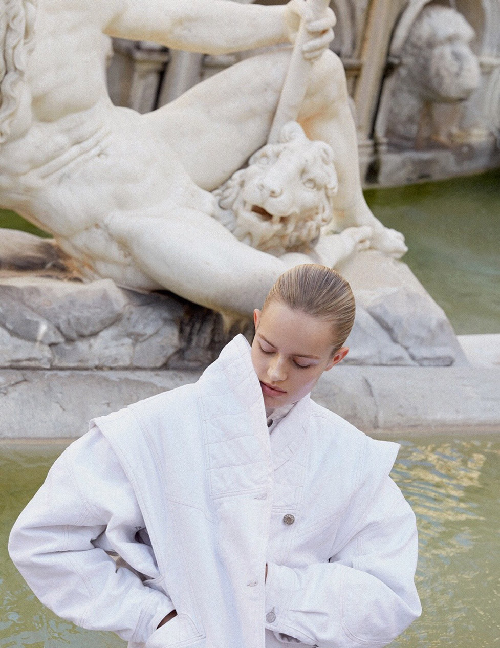 Sophia Roetz by Txema Yeste / Vogue Spain february 2019 Sophia Roetz by Txema Yeste / Vogue Spain february 2019