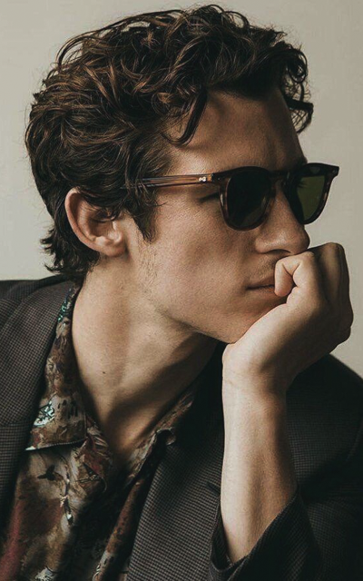 Callum Turner  PjHSnNjx_o