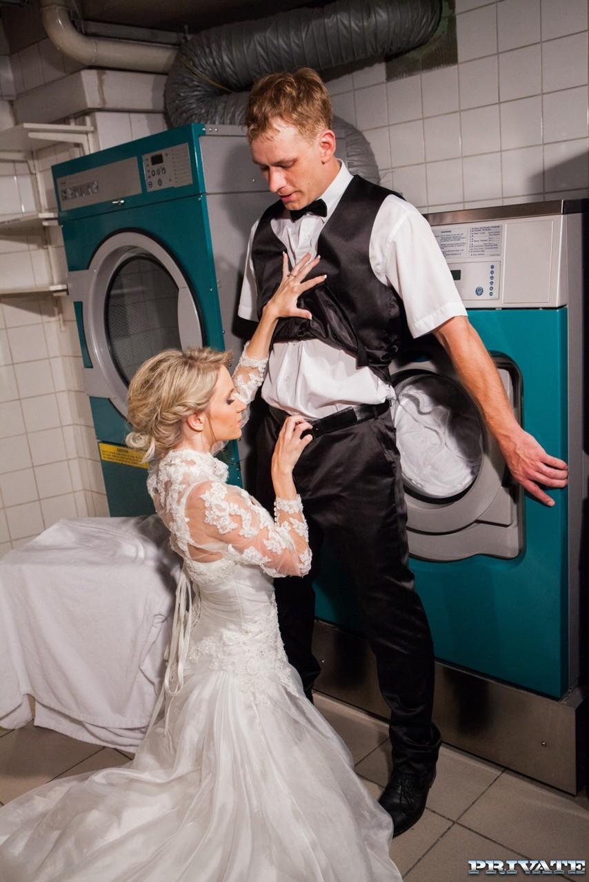 Czech bride Angel Piaff gets banged in a laundry room after posing in lingerie(11)