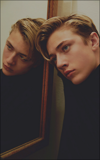 Lucky Blue Smith EFjTtXyH_o