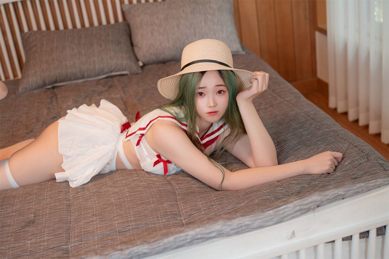 bambi jesuis 红领巾水手服写真(18)