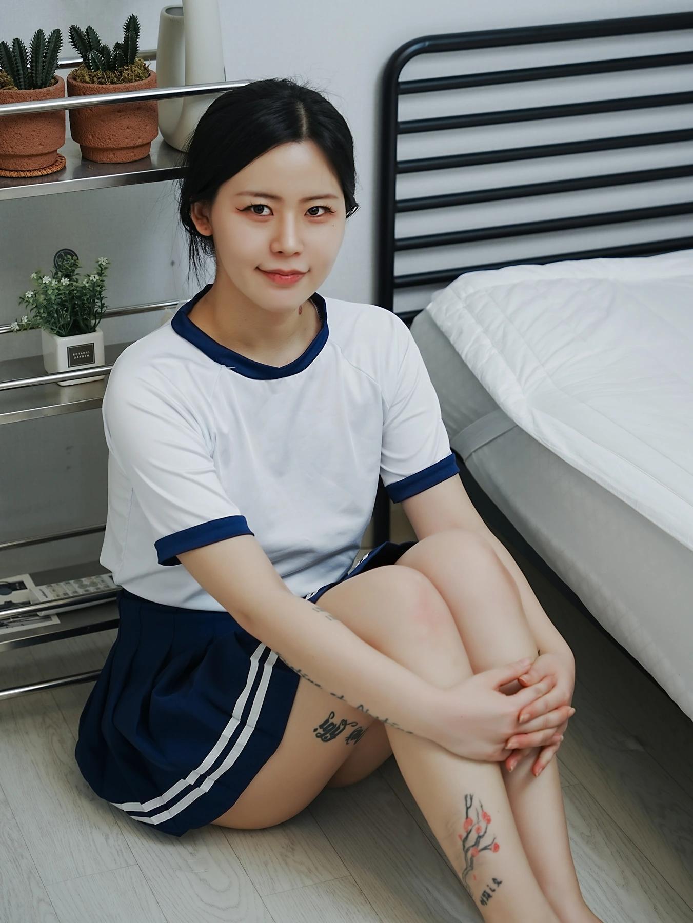 Choi Ri 최리, Photobook Vol.01 「Bloomers」 Set.01(35)