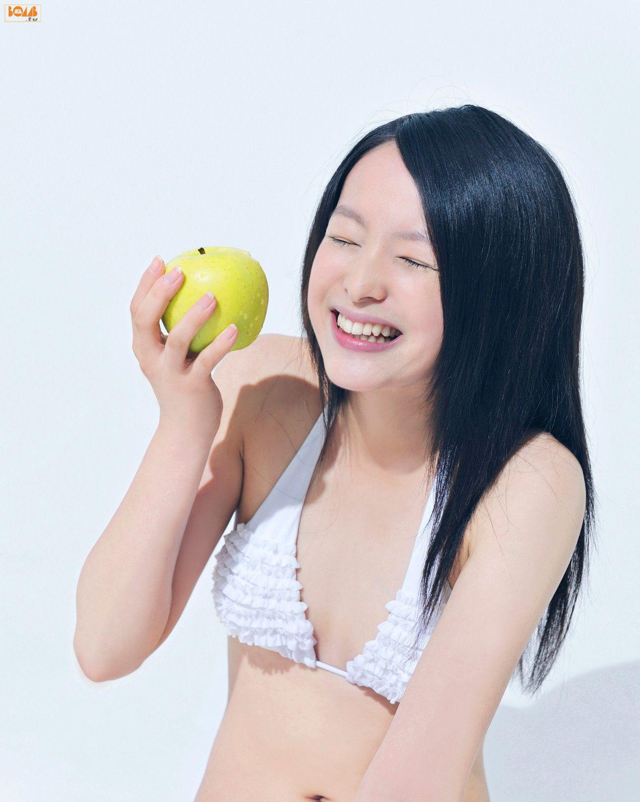 《Next Bikini 次世代ビ♥キ♥ニ》 写真集 [Bomb.TV] 2010年11月刊(47)