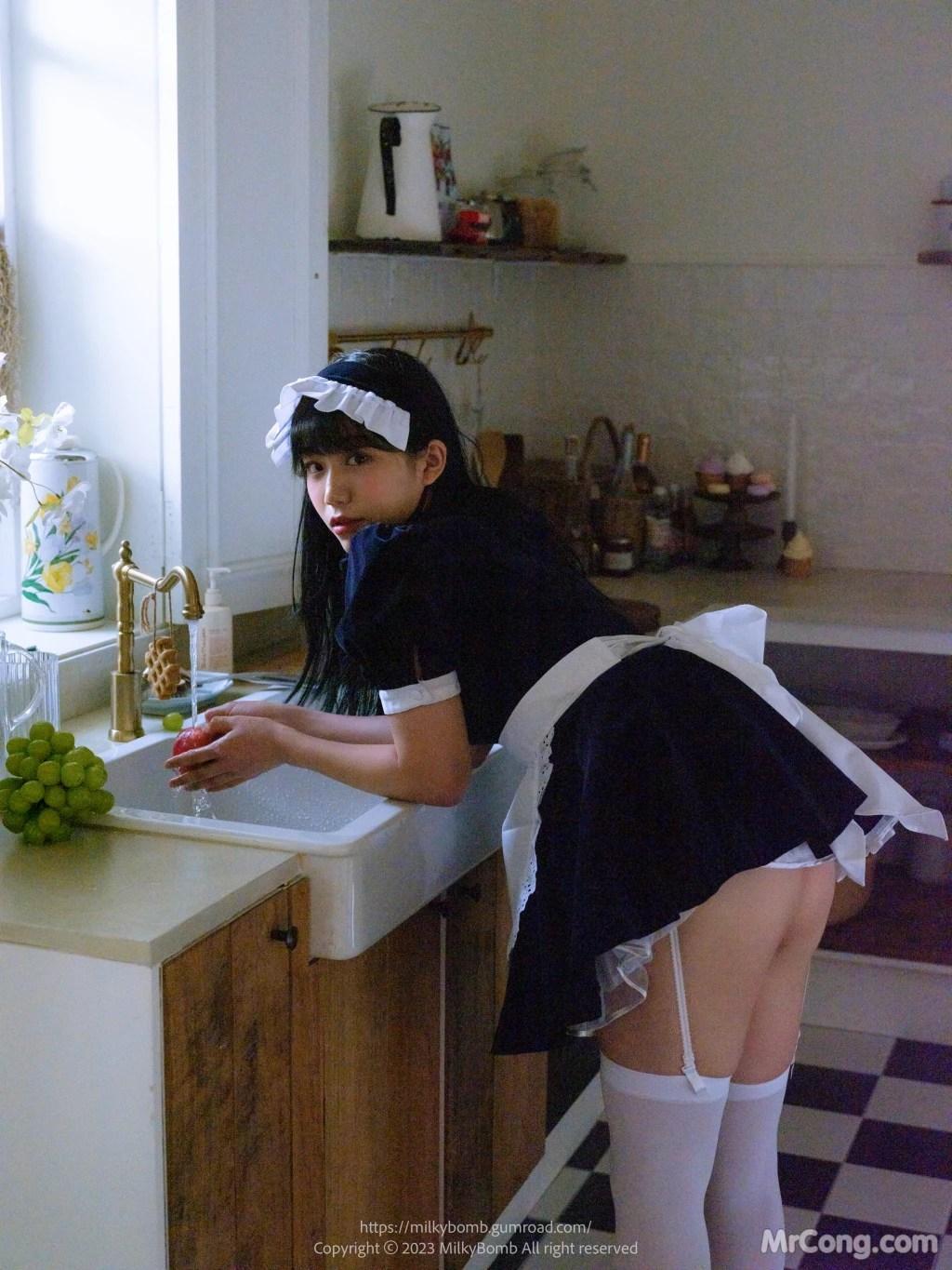 [MilkyBomb] Yui: Vol.3 Maid (291 photos )(101)