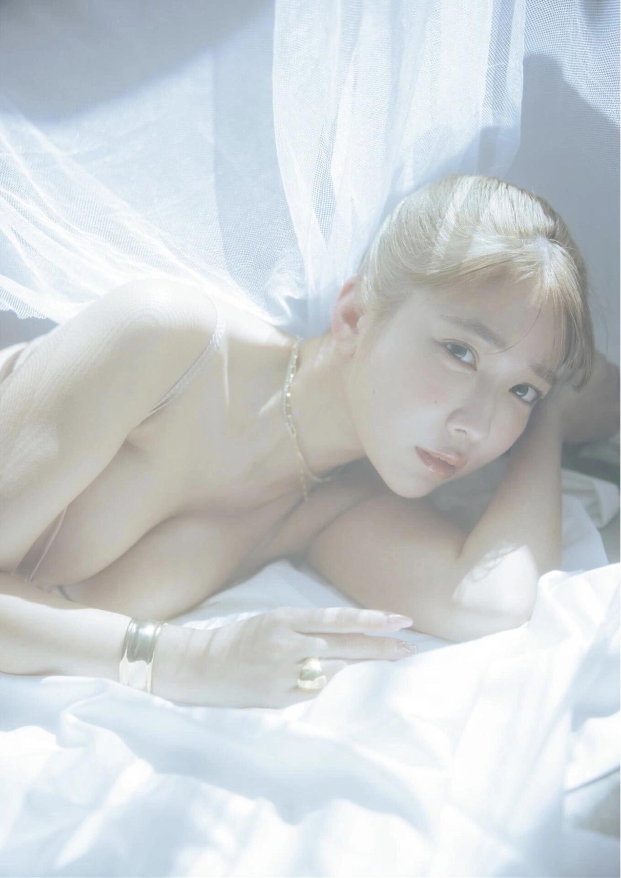 Kisumi Amou 天羽希純, B.L.T. 写真集 Monster Round 3(25)