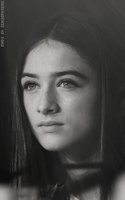 Raffey Cassidy Og5fAQFK_o