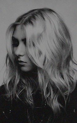 Taylor Momsen RcJgBg9j_o