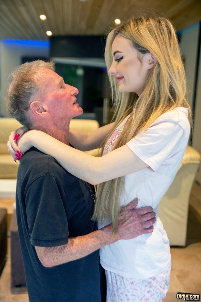 Teenage vixen Baby Kxtten	gets fucked by a tiny grandpa while standing(1)