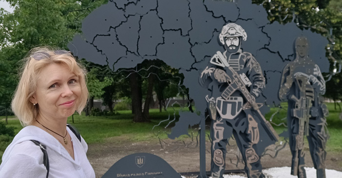 Новий пам’ятник поблизу собору викликав суперечки Новий пам’ятник поблизу собору викликав суперечки